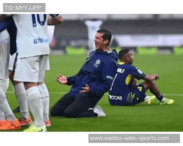 英媒报道西汉姆冬窗欲租齐尔克泽曼联态度坚决不愿放人