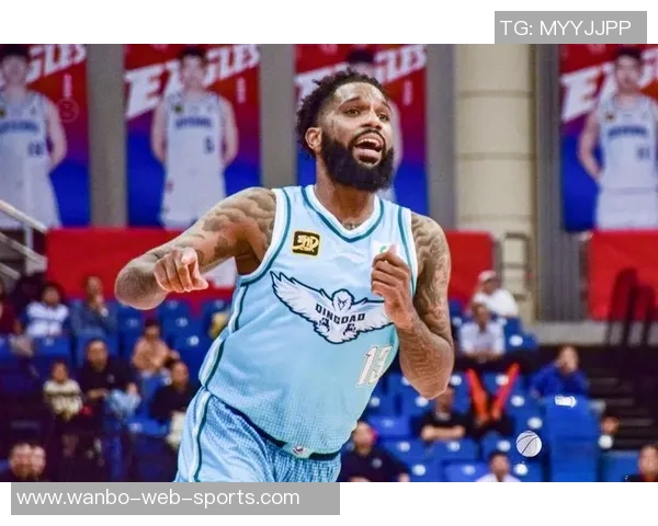 鲍威尔称赞德鲁史密斯替补表现出色总能在关键时刻发挥作用 鲍威尔称赞德鲁史密斯替补表现出色总能在关键时刻发挥作用